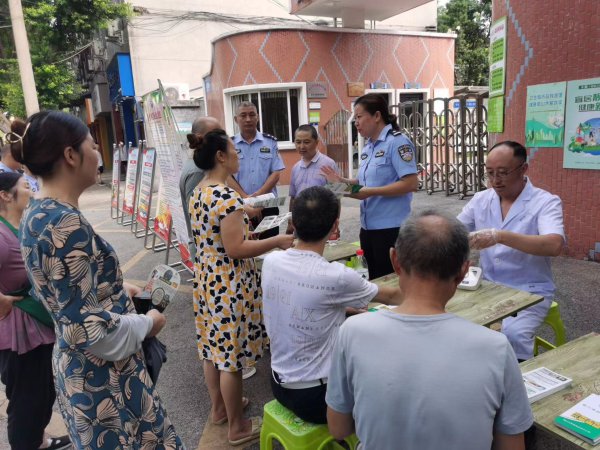 發(fā)放禁毒宣傳資料。