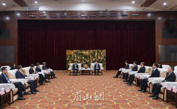 慕新海會見中國—東盟中心聯(lián)合執(zhí)行委員會會議代表團一行。 楊槐攝.jpg