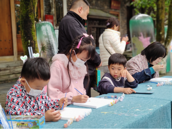七里坪國際旅游度假區(qū)開展手工DIY活動.png