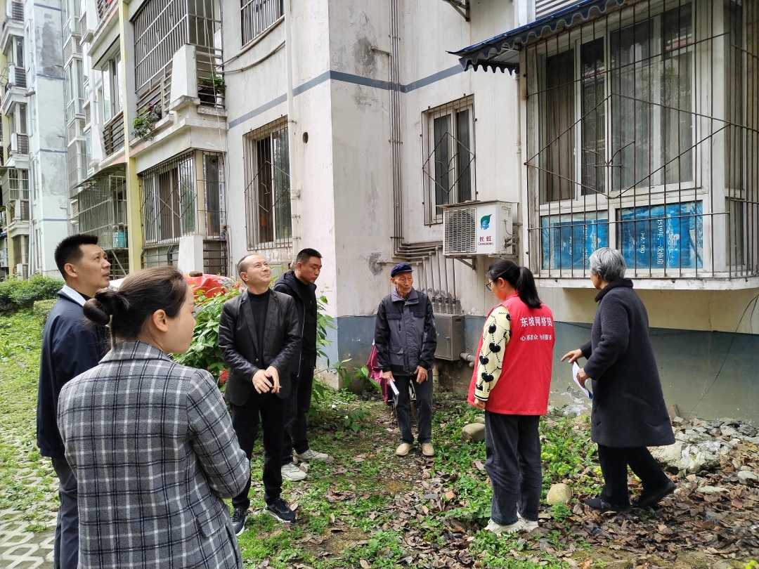 現(xiàn)場解難。.jpg