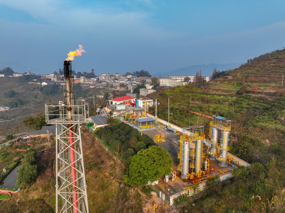 四川盆地德陽—安岳裂陷槽西側燈影組臺緣帶首口高產工業(yè)氣井——大探1井即將正式投產。陳春光攝.jpg