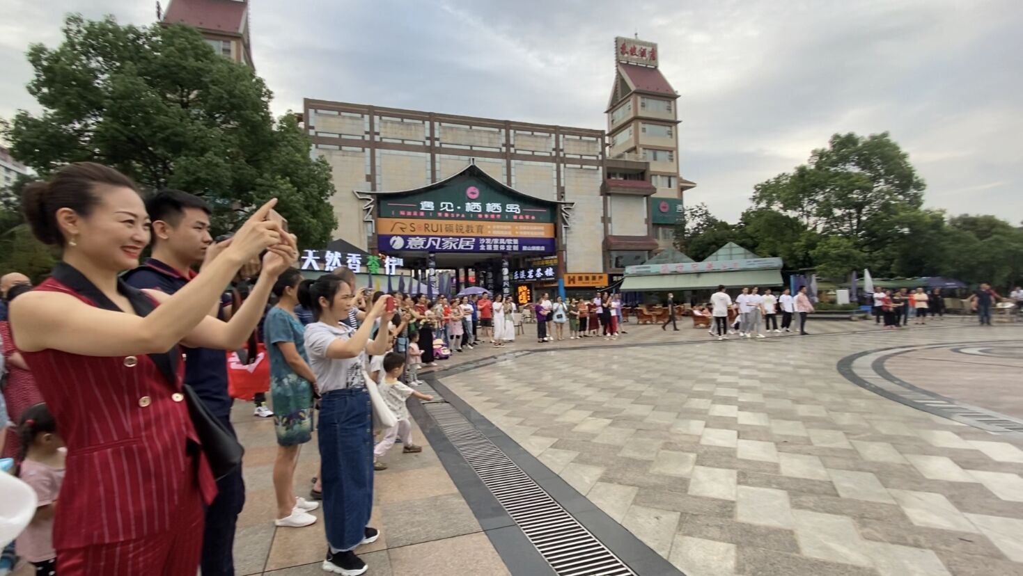 現場氣氛熱烈。