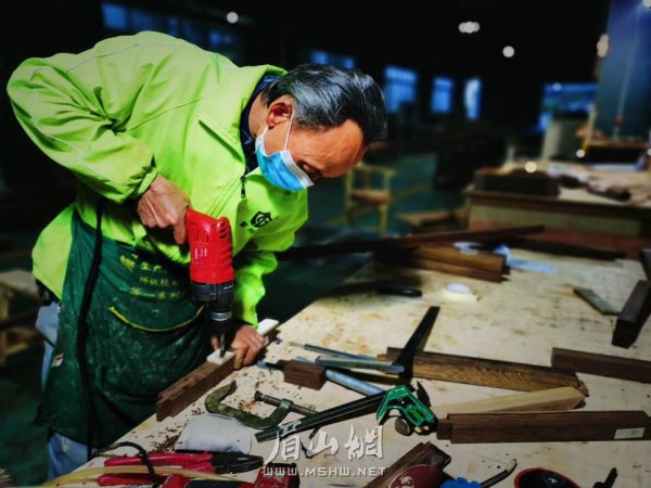 隨著家裝行業(yè)的復(fù)蘇，固邦木業(yè)主營業(yè)務(wù)逐步進(jìn)入正軌。