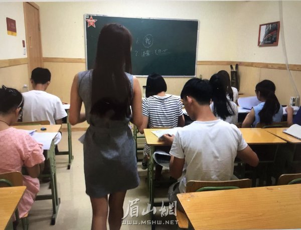 疫情好轉(zhuǎn)，線下課程重新恢復(fù)。