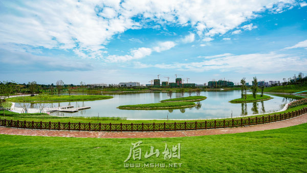 柴桑河畔天藍(lán)水清。