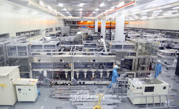 眉山信利高端顯示項目生產(chǎn)車間。