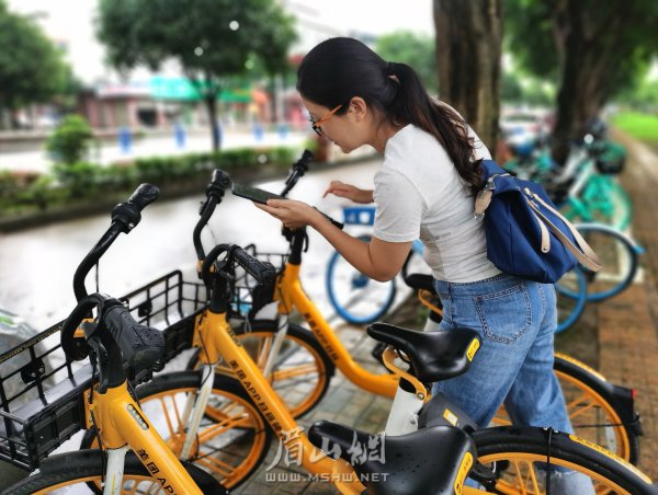 綠色出行，共享單車是不少市民的選擇。