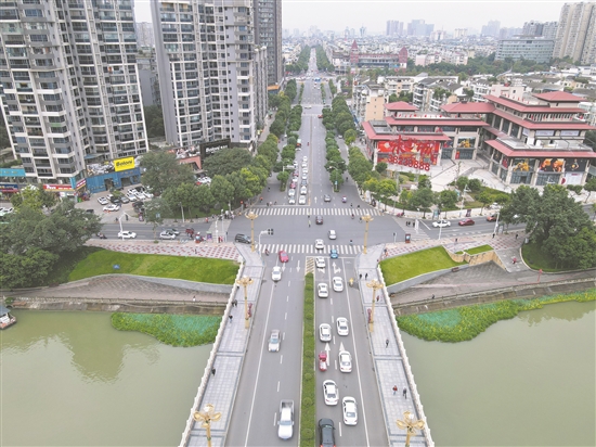完善城市功能，提升城市品質(zhì)。 本報(bào)記者 彭威楠 攝.jpg