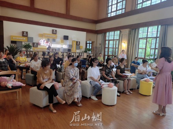泊林郡小區(qū)鄰里中心內(nèi)，各類活動(dòng)常態(tài)化開展。