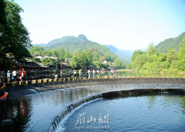 柳江鎮(zhèn)風景如畫。