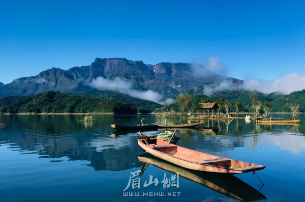 雅女湖一隅。