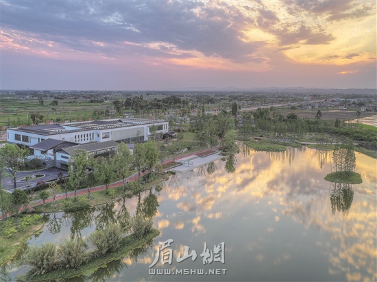 欣欣向榮的彭山經(jīng)開區(qū)。.jpg