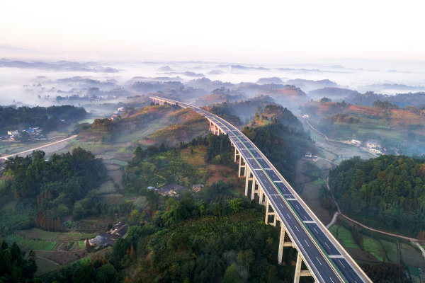 丹棱的道路四通八達。