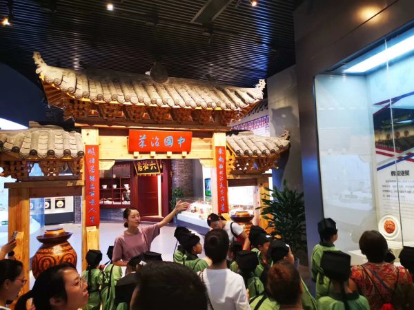 以非遺傳承為主題的研學(xué)活動(dòng)。（資料圖片）