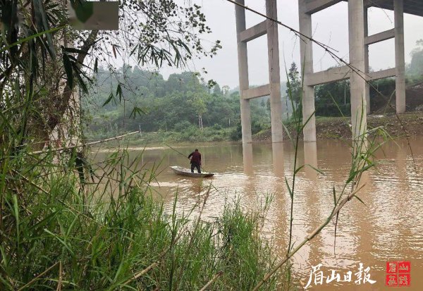  情景再現(xiàn)圖：劉楊前去救人。