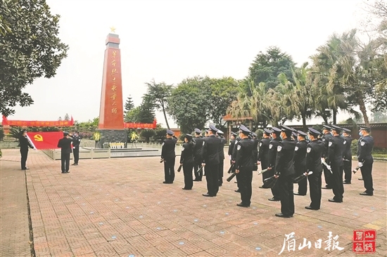 開(kāi)展祭奠緬懷活動(dòng)。