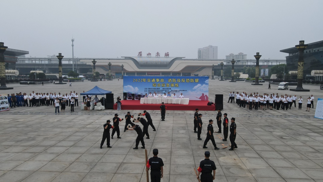 反恐防暴演練。.JPG