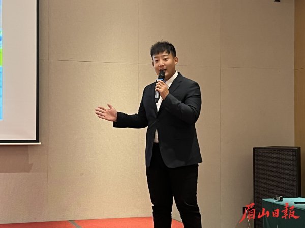 選手演講。