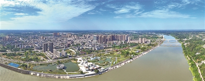 實施縣城城鎮(zhèn)化強弱項補短板建設(shè)項目。