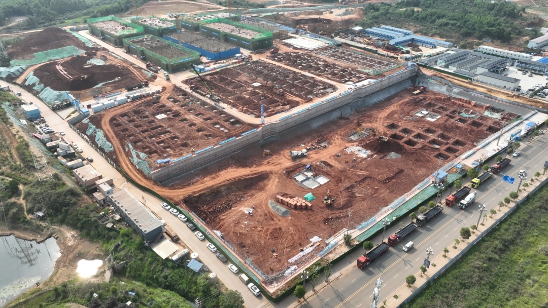 眉山天府新區(qū)數(shù)字經(jīng)濟孵化基地項目建設現(xiàn)場。.jpg