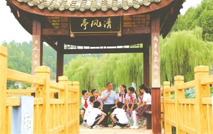 開展三蘇好家風(fēng)進(jìn)社區(qū)活動。.webp.jpg