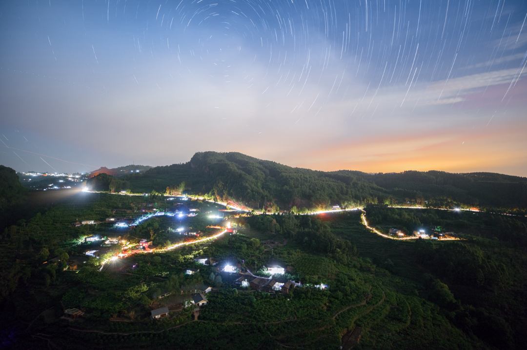 古村夜景。丹棱縣文廣旅局供圖