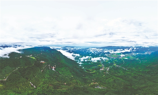 鳥(niǎo)瞰玉屏山。