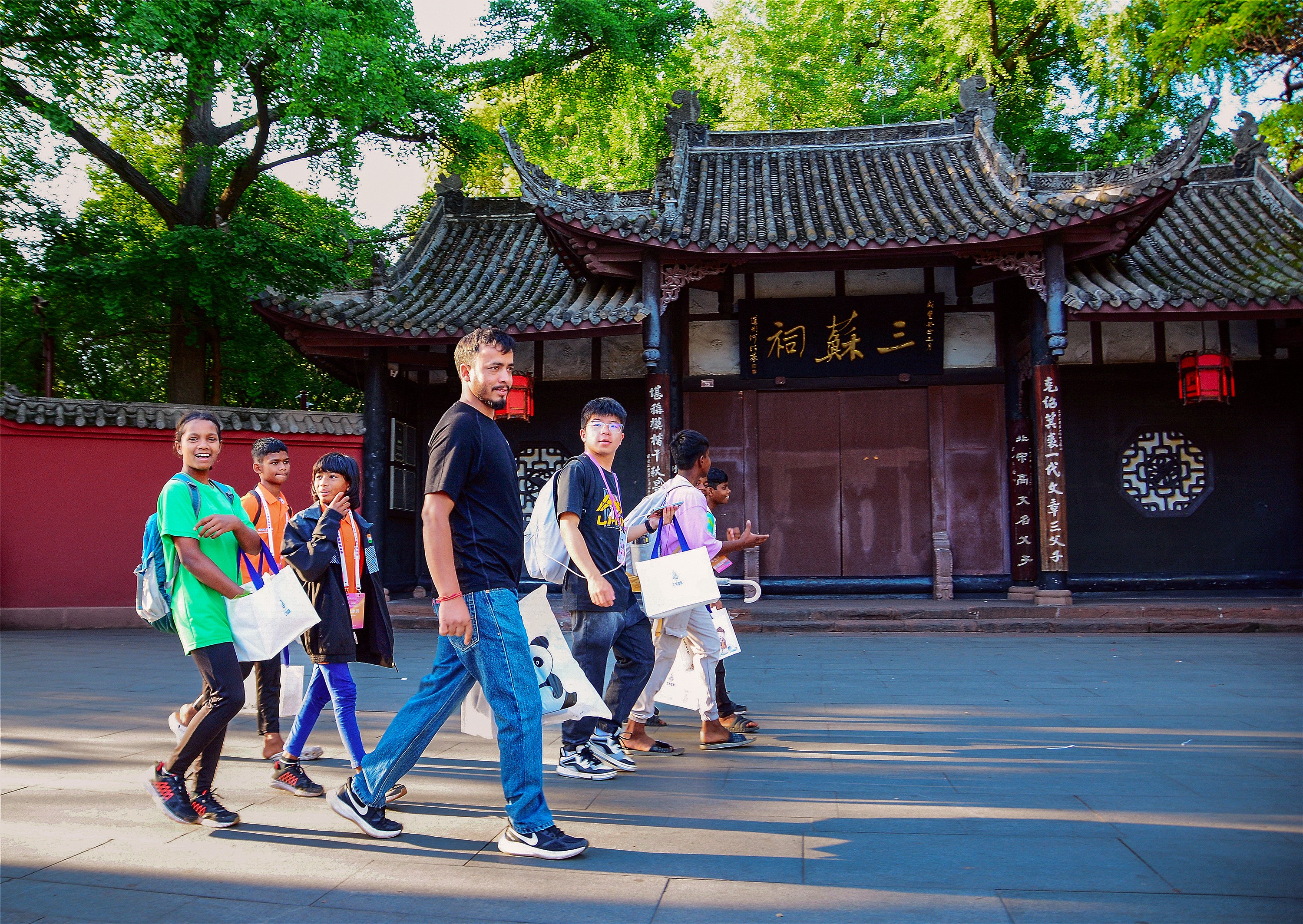 《有朋自遠(yuǎn)方來(lái)》周勇 攝