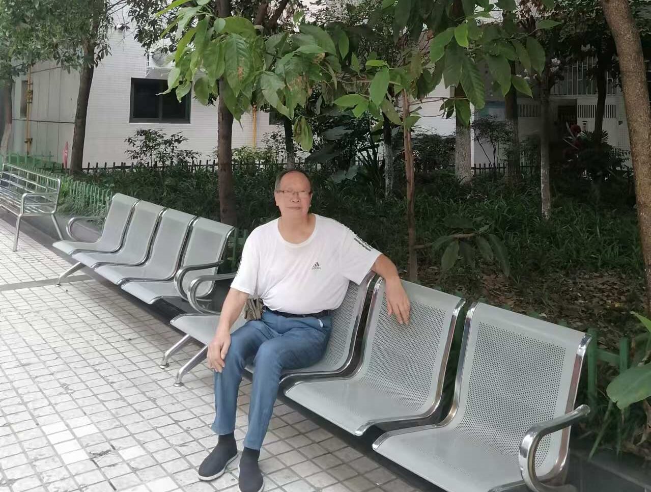 汪學良老人樂享退休生活。