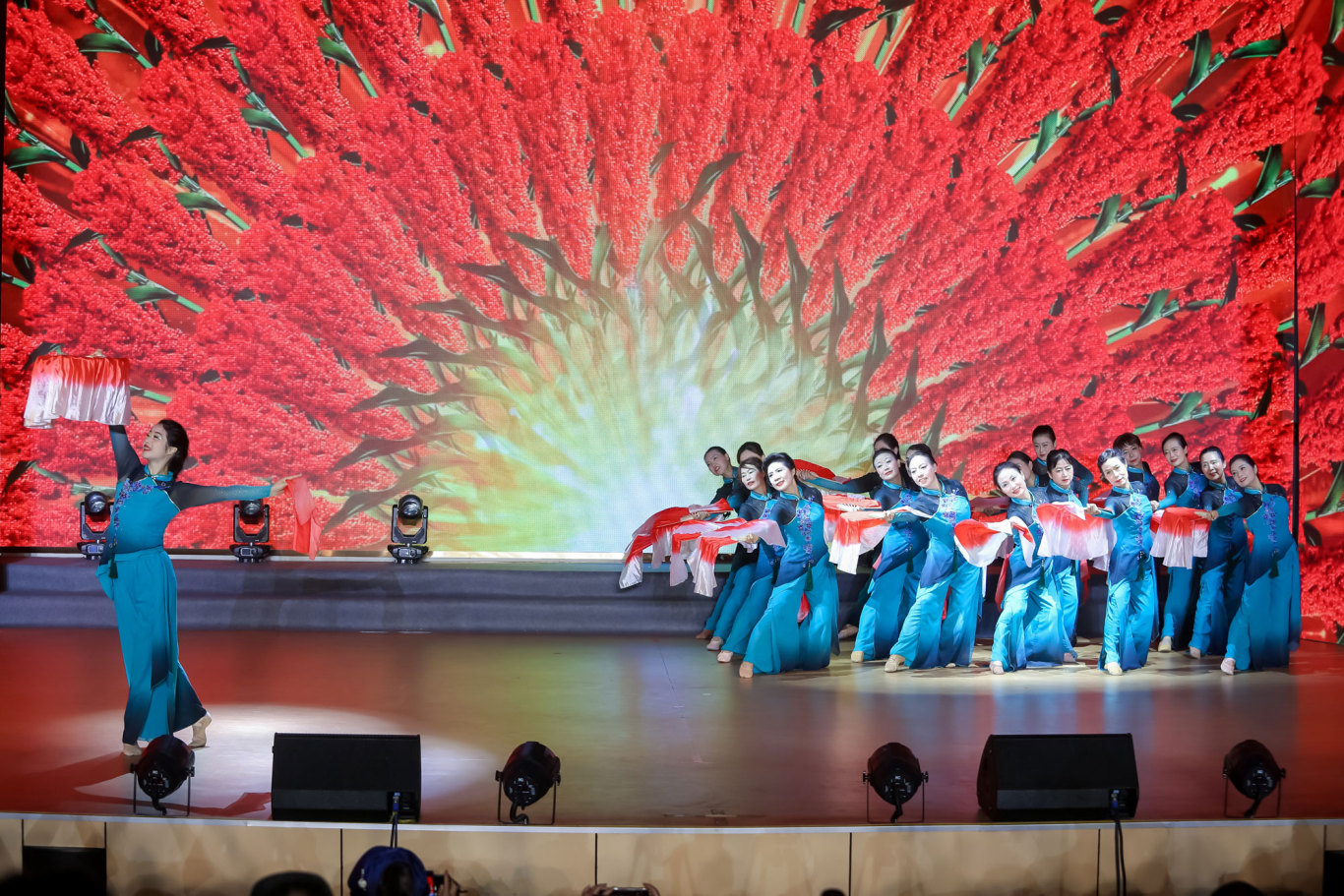 “我們都是追夢人”全民藝術(shù)普及匯報(bào)展演.jpg