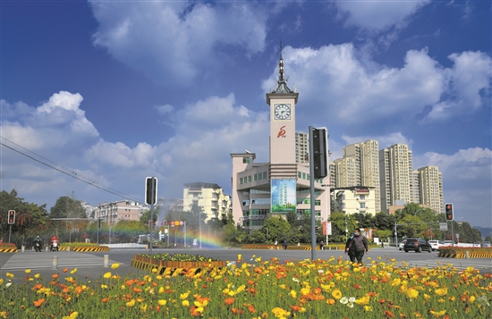 美麗城市新風(fēng)徐來(lái)。盛曉波 攝.jpg